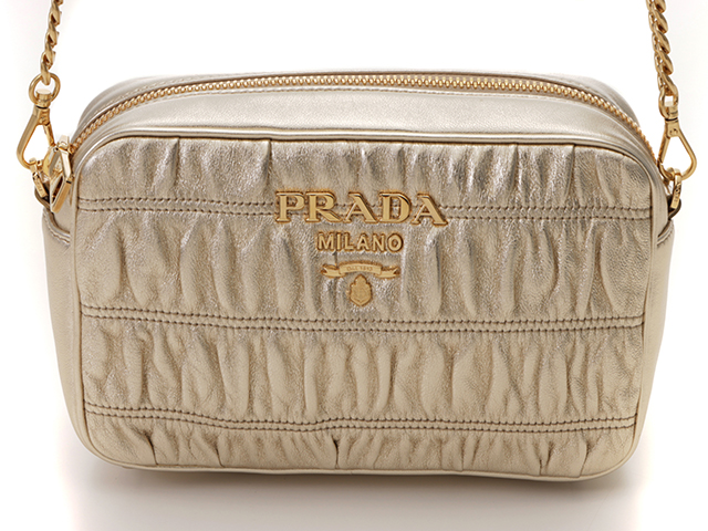 PRADA ゴールドショルダーバッグ