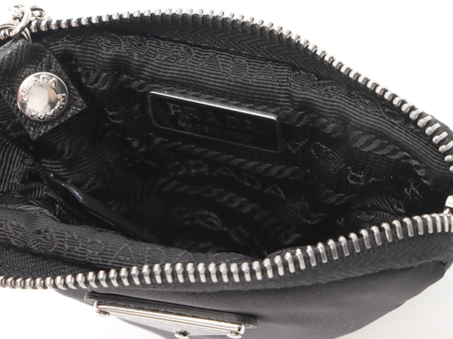 PRADA プラダ RE-NYLON トライアングル ネック