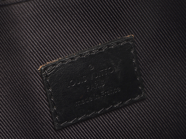 LOUIS VUITTON ルイヴィトン チョーク・スリングバッグ LOUIS VUITTON ルイヴィトン チョーク・スリングバッグ