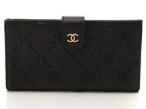 CHANEL　ブラック　 二つ折り財布　長財布　ワイルドステッチ CHANEL ブラック 二つ折り財布 長財布 ワイルドステッチ