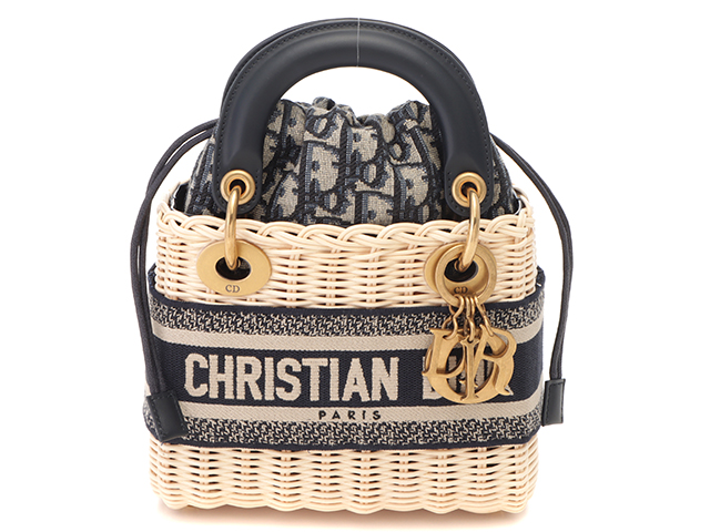 【目を引くお洒落デザイン♪】 DIOR バッグ ディオール新作バッグ「ディオールジョリー」、“CD”モチーフの