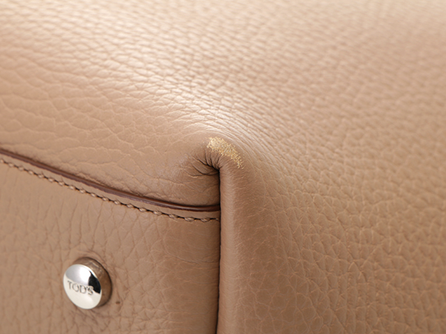 ✨極美品✨トッズ　ジョイ　大容量トートバッグ　チャーム付き　シボ革　キャメル TOD'S トッズ ジョイ トートバッグ ブラウン レザー 角スレ