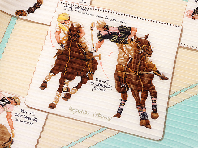 HERMES エルメス プリーツスカーフ シルク 馬と兵隊 ダイヤモンド型