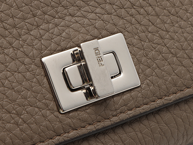 FENDI フェンディ ピーカブー グレージュ レディース 長財布