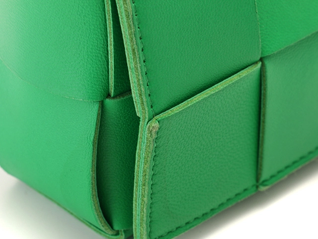 BOTTEGA VENETA　ボッテガヴェネタ　キャンディカセット　ショルダーバッグ　ミニバッグ　グリーン　カーフ　2146000408229　【434】