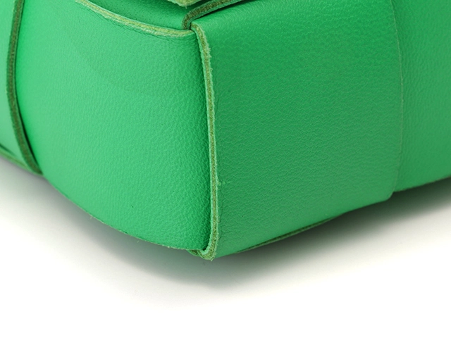 BOTTEGA VENETA　ボッテガヴェネタ　キャンディカセット　ショルダーバッグ　ミニバッグ　グリーン　カーフ　2146000408229　【434】