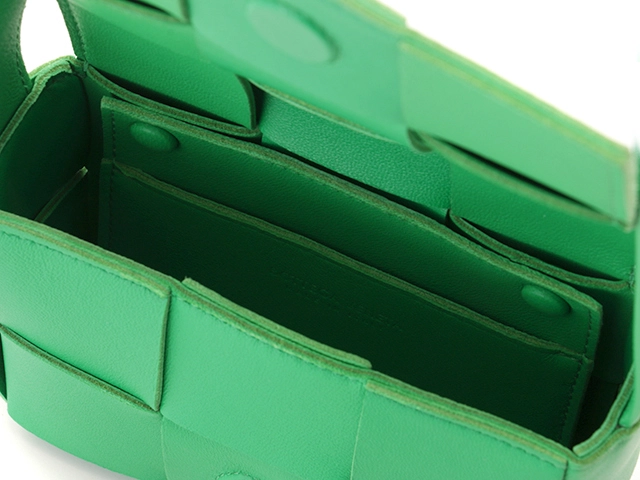 BOTTEGA VENETA　ボッテガヴェネタ　キャンディカセット　ショルダーバッグ　ミニバッグ　グリーン　カーフ　2146000408229　【434】