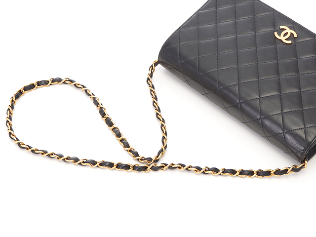 CHANEL シェブロン バイカラー プッシュロック マトラッセ 23 CHANEL シェブロン バイカラー プッシュロック マトラッセ 23