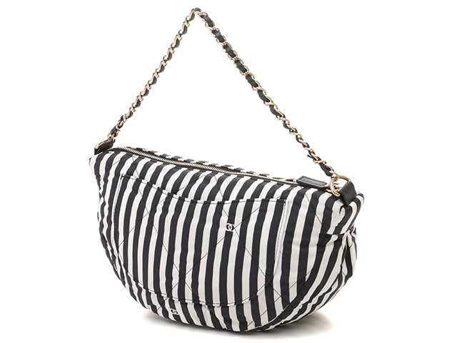 CHANEL シャネル ココビーチ ラージホーボーバッグ AS4698