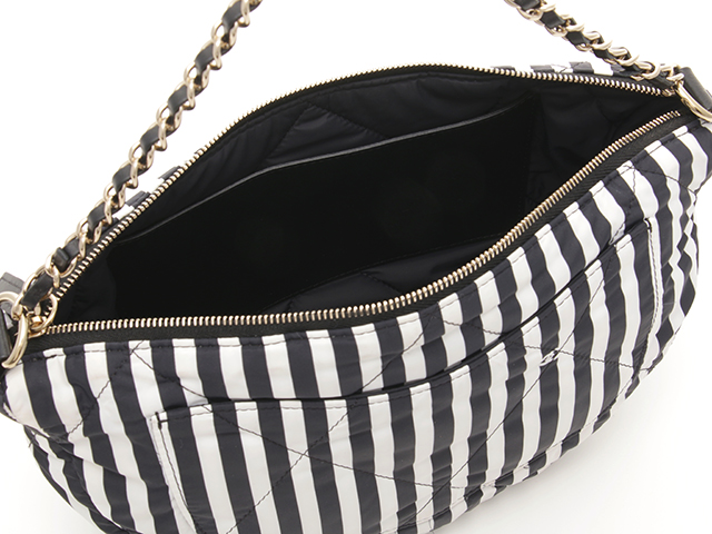 CHANEL シャネル ココビーチ ラージホーボーバッグ AS4698