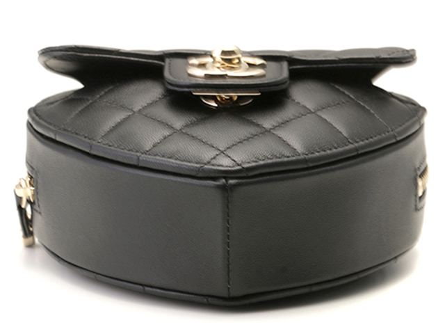 CHANEL シャネル マトラッセ ハートチェーンショルダーバッグ