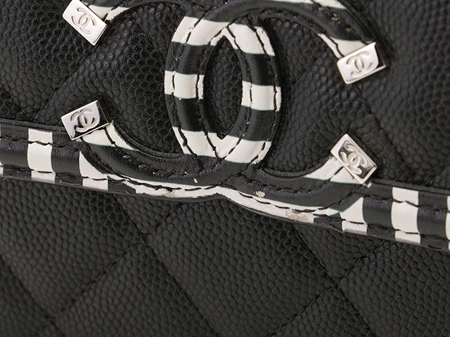 CHANEL　シャネル　CCフィリグリー　コンパクトウォレット　ブラック/ホワイト/SV キャビア　【471】IK