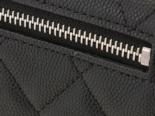 CHANEL　シャネル　CCフィリグリー　コンパクトウォレット　ブラック/ホワイト/SV キャビア　【471】IK