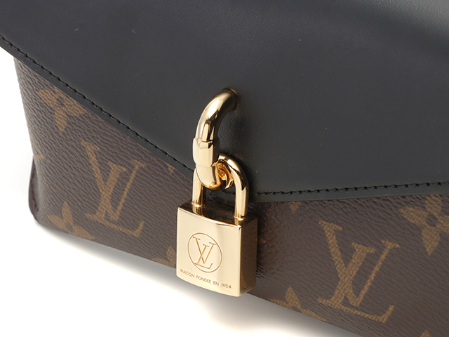 LOUIS VUITTON ルイヴィトン 2wayショルダー パドロック・オン