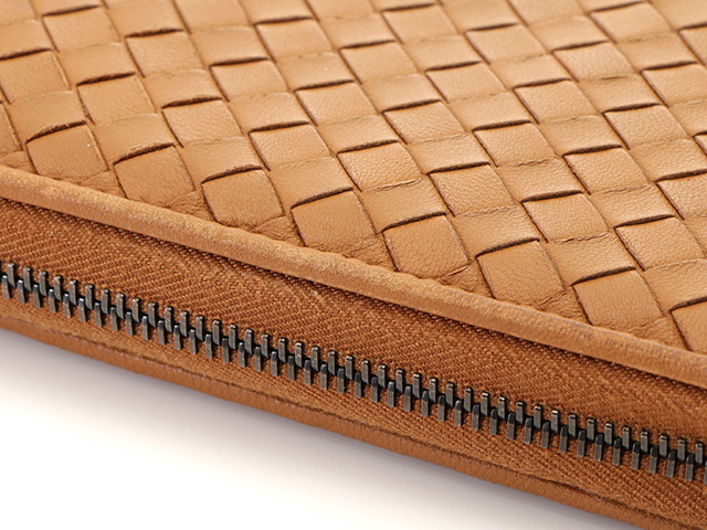 BOTTEGA VENETA ボッテガ・ヴェネタ イントレチャートラウンド