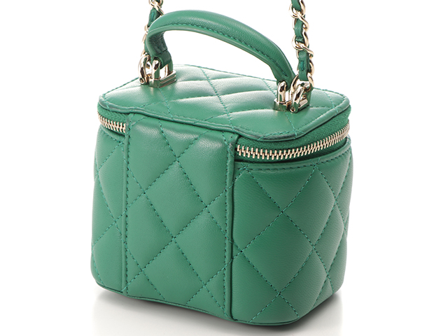 CHANEL ヴァニティケース グリーン CHANEL シャネル スモールバニティケース AP2198 マトラッセ