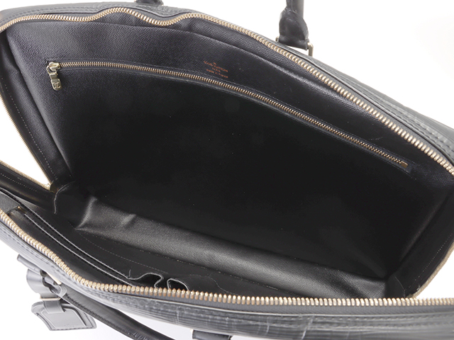 LOUIS VUITTON ルイヴィトン ポルトドキュマン・ヴォワヤージュ
