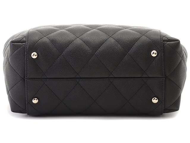 Leather handbag Chanel Grey in Leather - 21843468