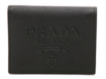 PRADA プラダ エンボスロゴ 二つ折り財布 サフィアーノ ブラック ゴールド金具 1MV204【434】