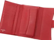 CHANEL　シャネル　マトラッセ　三つ折り長財布　レッド　ラムスキン　【431】