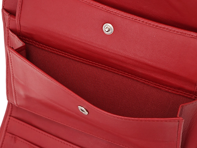 CHANEL　シャネル　マトラッセ　三つ折り長財布　レッド　ラムスキン　【431】