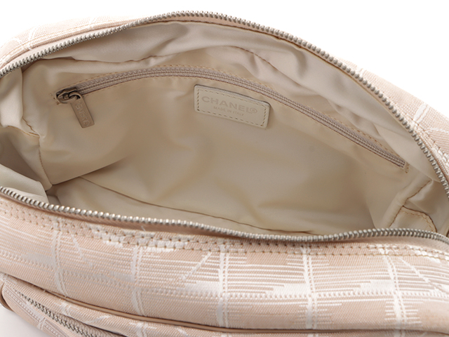 CHANEL ニュートラベルライン クラッチバッグ CHANEL ニュートラベル