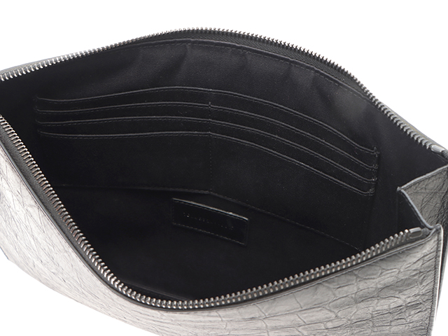 Saint Laurent 極美品　サンローラン　クラッチバック 黒エンボス加工 Yves Saint Laurent サンローラン バッグ メンズ レディース