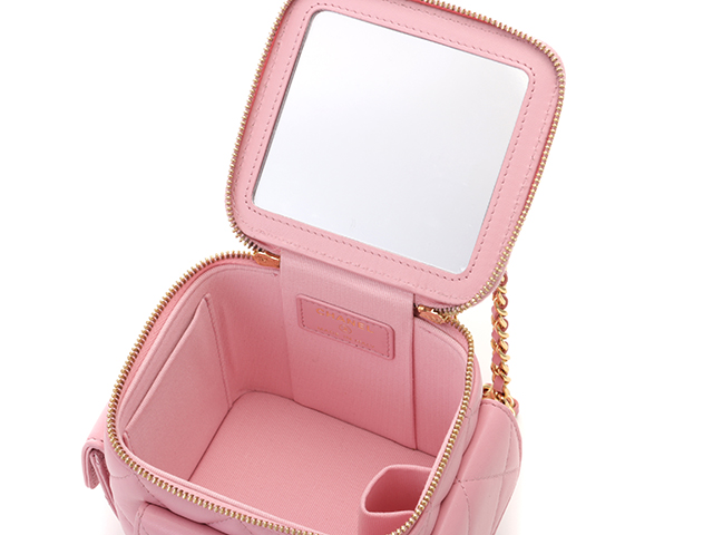 【ライトピンク ♡】CHANEL マトラッセ バニティー ロング ヴァニティケース - グレインド カーフスキン、ピンク