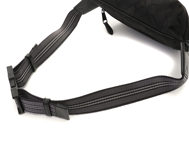 BURBERRY 　バーバリー  　SONNYソニー 　ボディバッグ 　ナイロン　ブラック 　メンズ　　8043707　　【436】　2147200505862