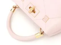 VALENTINO　バレンチノ　2wayショルダーバッグ　ローマンスタッズ　エナメルスタッズ　スモール　 2wayバッグ　ピンク　【471】L