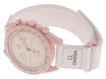 OMEGA×SWATCH オメガ×スウォッチ ムーンスウォッチ MISSION TO VENUS SO33P100 クォーツ ピンク 【431】 の購入 なら「質」の大黒屋（公式）