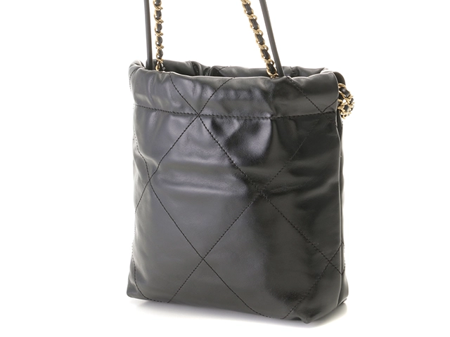CHANEL シャネル CHANEL22 ミニハンドバッグ ブラック ゴールドプレート シャイニーカーフ　433