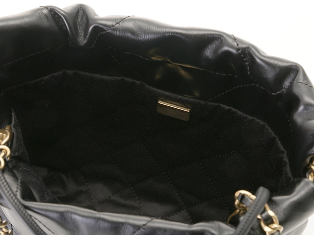 CHANEL シャネル CHANEL22 ミニハンドバッグ ブラック ゴールドプレート シャイニーカーフ　433