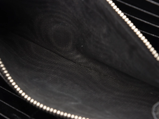 SAINT LAURENT　サンローラン　カサンドラ　ラージフラップウォレット　3772264　ブラック/シルバー金具　カーフ　長財布【207】2147200532349