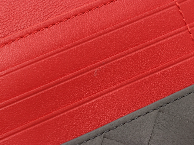 ボッテガヴェネタ 　BOTTEGA VENETA　 長財布　ｲﾝﾄﾚﾁｬｰﾄ　 ZIP長財布　 ﾚｯﾄﾞ　グレー 　ｶｰﾌ　2147300390818【208】