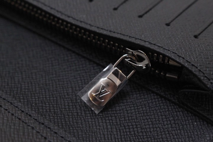 LOUIS VUITTON ルイ･ヴィトン ポルトフォイユ･ブラザ 2つ折り長財布 M61697 モノグラム･エクリプス 【460】2147300415368