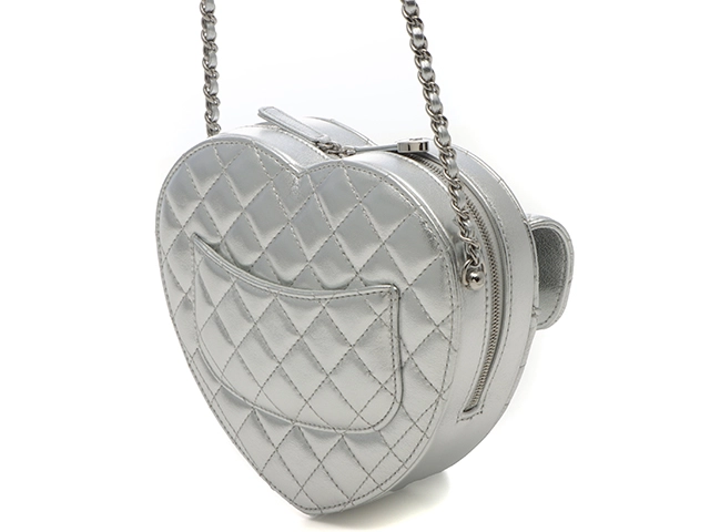 CHANEL　シャネル　マトラッセ　ハートシェイプショルダーバッグ　シルバー／ＳＶ　ラムスキン　【471】