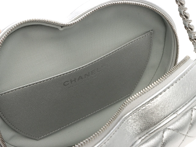 CHANEL　シャネル　マトラッセ　ハートシェイプショルダーバッグ　シルバー／ＳＶ　ラムスキン　【471】