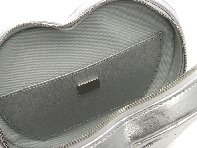 CHANEL　シャネル　マトラッセ　ハートシェイプショルダーバッグ　シルバー／ＳＶ　ラムスキン　【471】