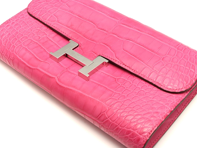 HERMES　エルメス　コンスタンス・トゥーゴー　ローズ　ショッキング　アリゲーターマット　シルバー金具　B刻印（2023年頃製造）【472】SS