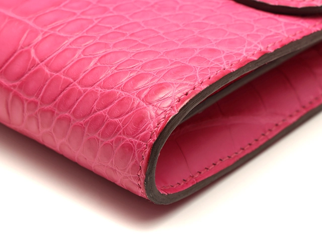 HERMES　エルメス　コンスタンス・トゥーゴー　ローズ　ショッキング　アリゲーターマット　シルバー金具　B刻印（2023年頃製造）【472】SS
