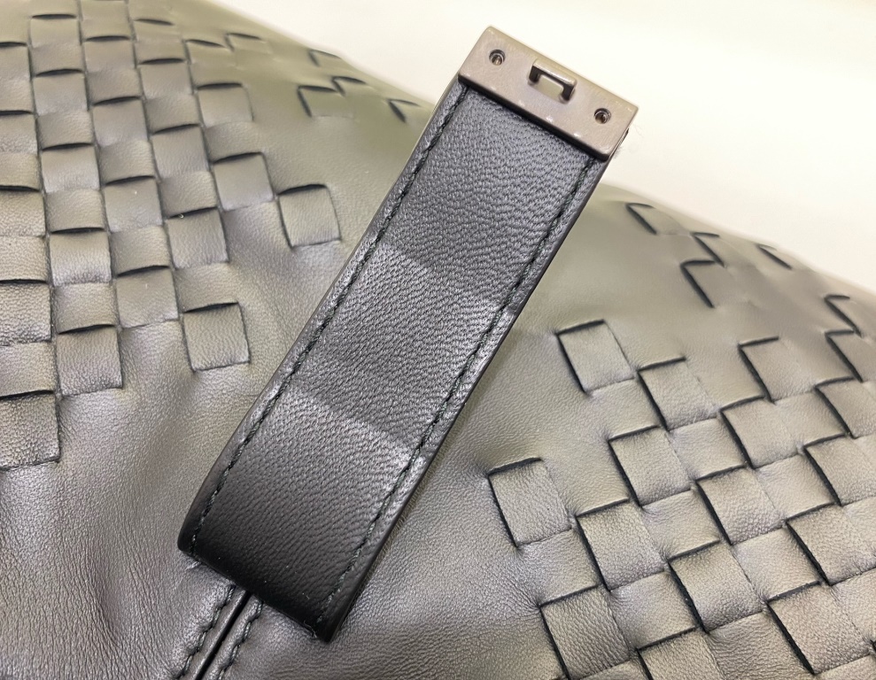 BOTTEGA VENETA ボッテガヴェネタ イントレチャート ナポリ