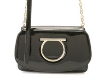 SALVATORE FERRAGAMO フェラガモ ガンチーニ ショルダーバッグ ブラック/ゴールド金具 パテントレザー AU-22/D293 2147400247746 【432】