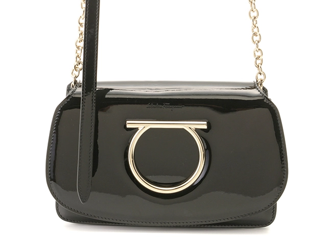 フェラガモ Salvatore Ferragamoガンチーニ金具ハンドバッグ ダークブラウン フォーマル バッグ ロゴ総裏地 小冊子付き Salvatore Ferragamoハンドバッグ ガンチーニ金具 黒色 Salvatore