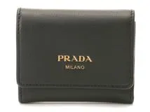 PRADA　プラダ　三つ折財布　1MH043 　ブラック レザー　2147400277637　【437】