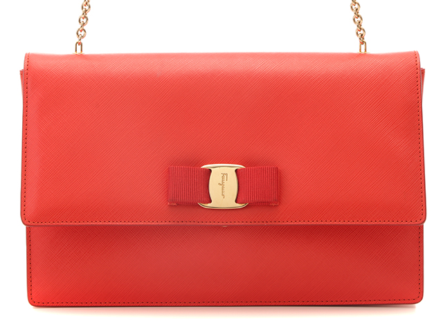 salvatore Ferragamo フェラガモ ヴァラ チェーンショルダー