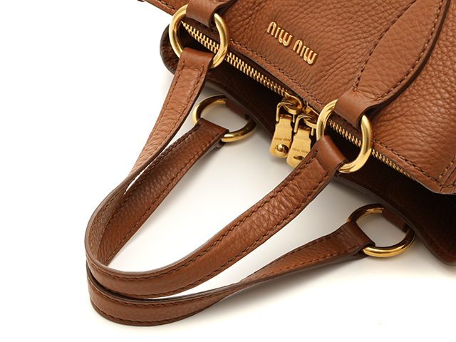 miu miu ミュウミュウ 2WAYバッグ レザー ブラウン 【430 miu miu ミュウミュウ 2WAYバッグ レザー ブラウン 【430