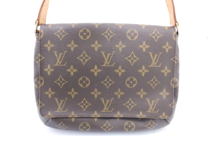 LOUIS VUITTON ルイヴィトン ミュゼット・タンゴ ショート モノグラム