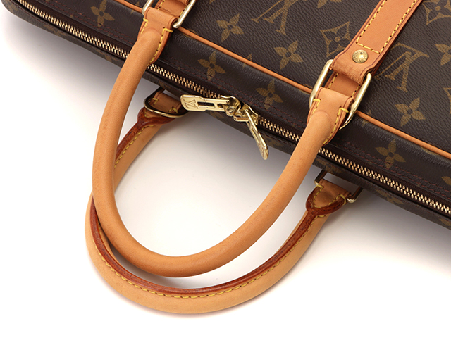 LOUIS VUITTON ルイヴィトン ポルトドキュマン・ヴォワヤージュ