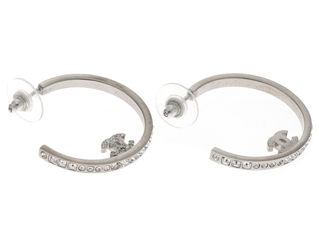 【顔まわりが華やぐ♡】CHANEL フープピアス フープ ピアス - メタル、ゴールド — ファッション | CHANEL